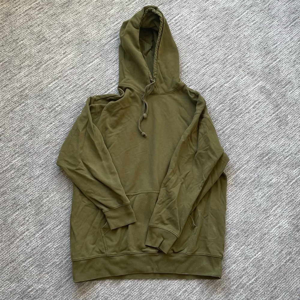 Uniqlo sweatshirt